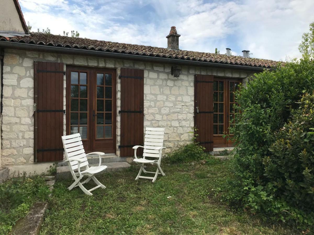 May'S Cottage Availles-Limouzine Bagian luar foto